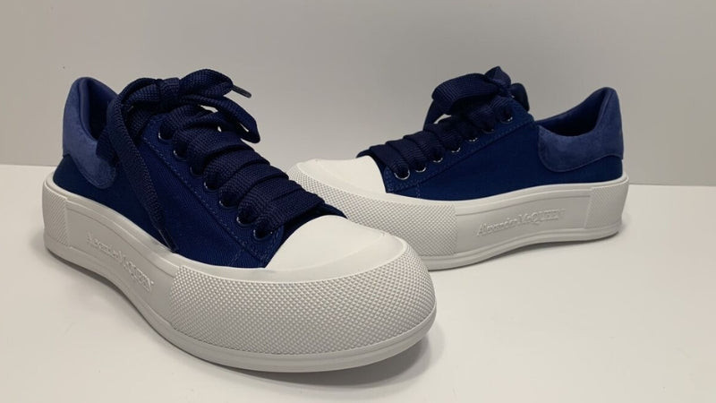 Alexander McQueen Deck Plimsoll Lace Up giúp bạn tự tin hơn với chiều cao