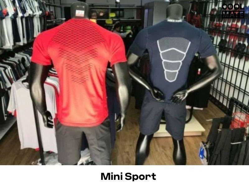 Bên trong cửa hàng Mini Sport với đa dạng quần áo và giày thể thao