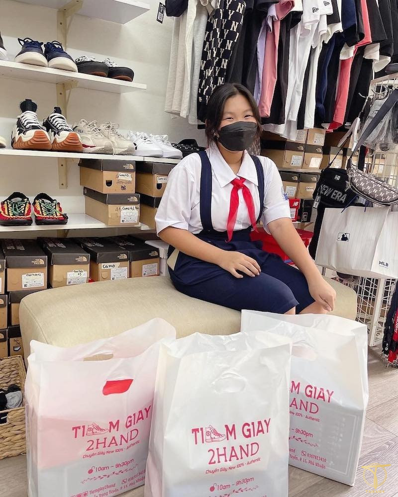 Bí Quyết Chọn Shop Giày 2hand Uy Tín Và Chất Lượng Cao Các mẫu giày 2hand Authentic được trưng bày cẩn thận tại Tiemgiay2hand, một trong những shop giày 2hand uy tín trên Instagram