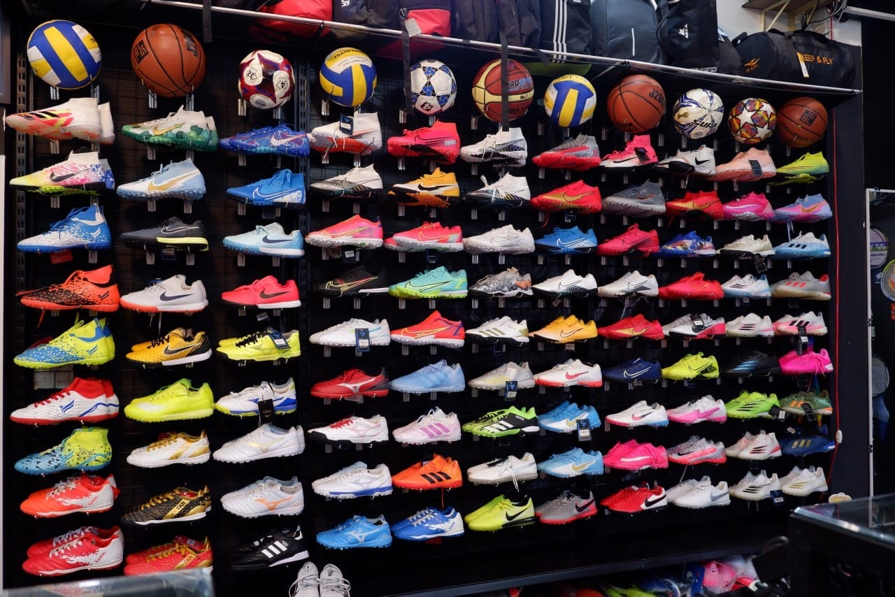 Các mẫu giày đá bóng đa dạng tại Tuấn Sport Đà Nẵng