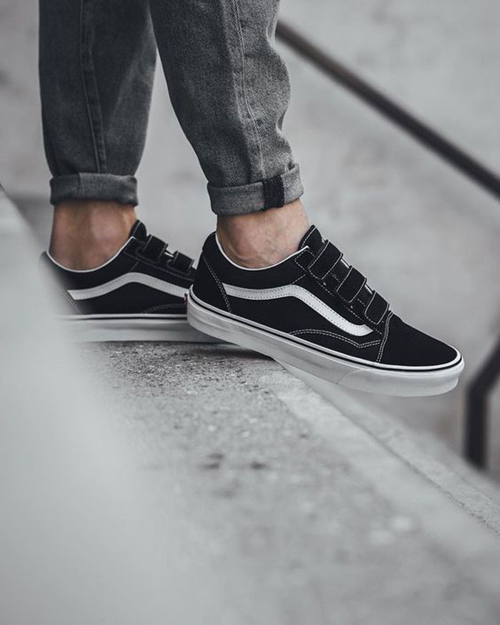 các mẫu giày sneaker quai dán nam đa dạng màu sắc