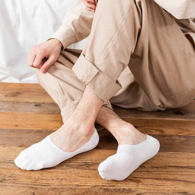 cach mang tat tang hinh voi giay luoi, tat khong co cho sneaker