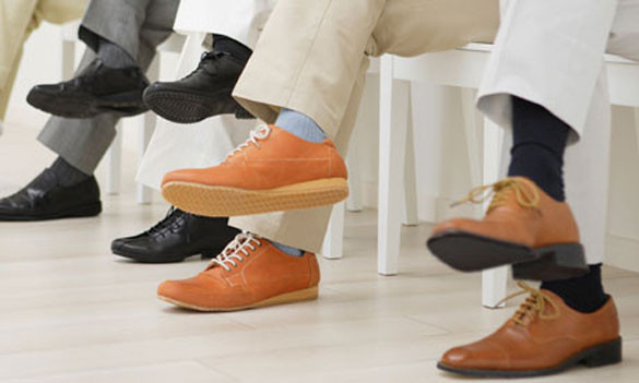 Cách phối hợp giày tây đen với vớ phù hợp, thanh lịch