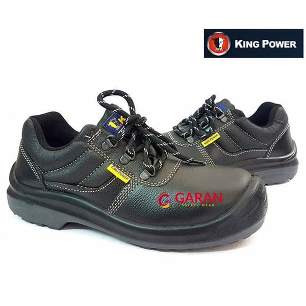 Cận cảnh chi tiết đế và mũi thép của giày bảo hộ King Power L026, chứng nhận độ bền vượt trội