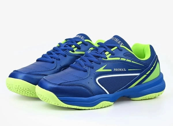 Cận cảnh đế giày thể thao Promax màu đen với hoa văn lục giác chống trượt