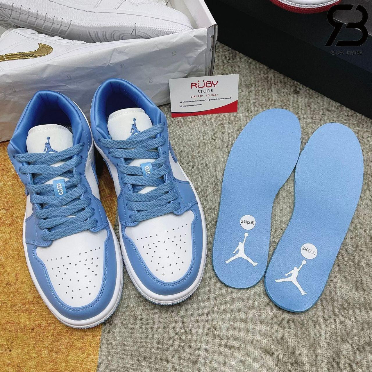 Cận cảnh giày Jordan xanh dương cổ thấp với hai tông màu trắng và xanh chủ đạo, tạo nên vẻ ngoài trẻ trung.