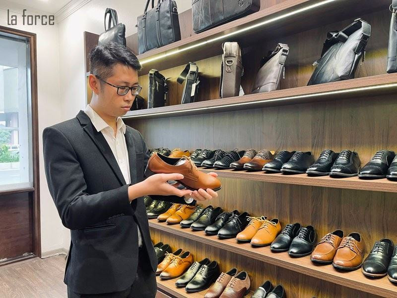Chất liệu da giày tây thương hiệu Ý
