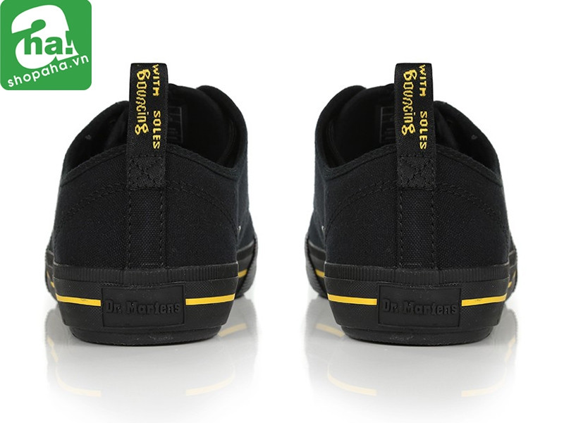 Chi tiết thiết kế chắc chắn của giày lười Dr Martens với đường may tỉ mỉ.