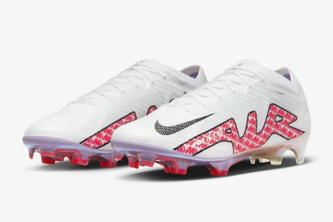 Chi tiết upper Vaporsite+ của giày bóng đá Nike Mercurial Vapor 15 Elite, làm nổi bật họa tiết và phối màu ấn tượng.