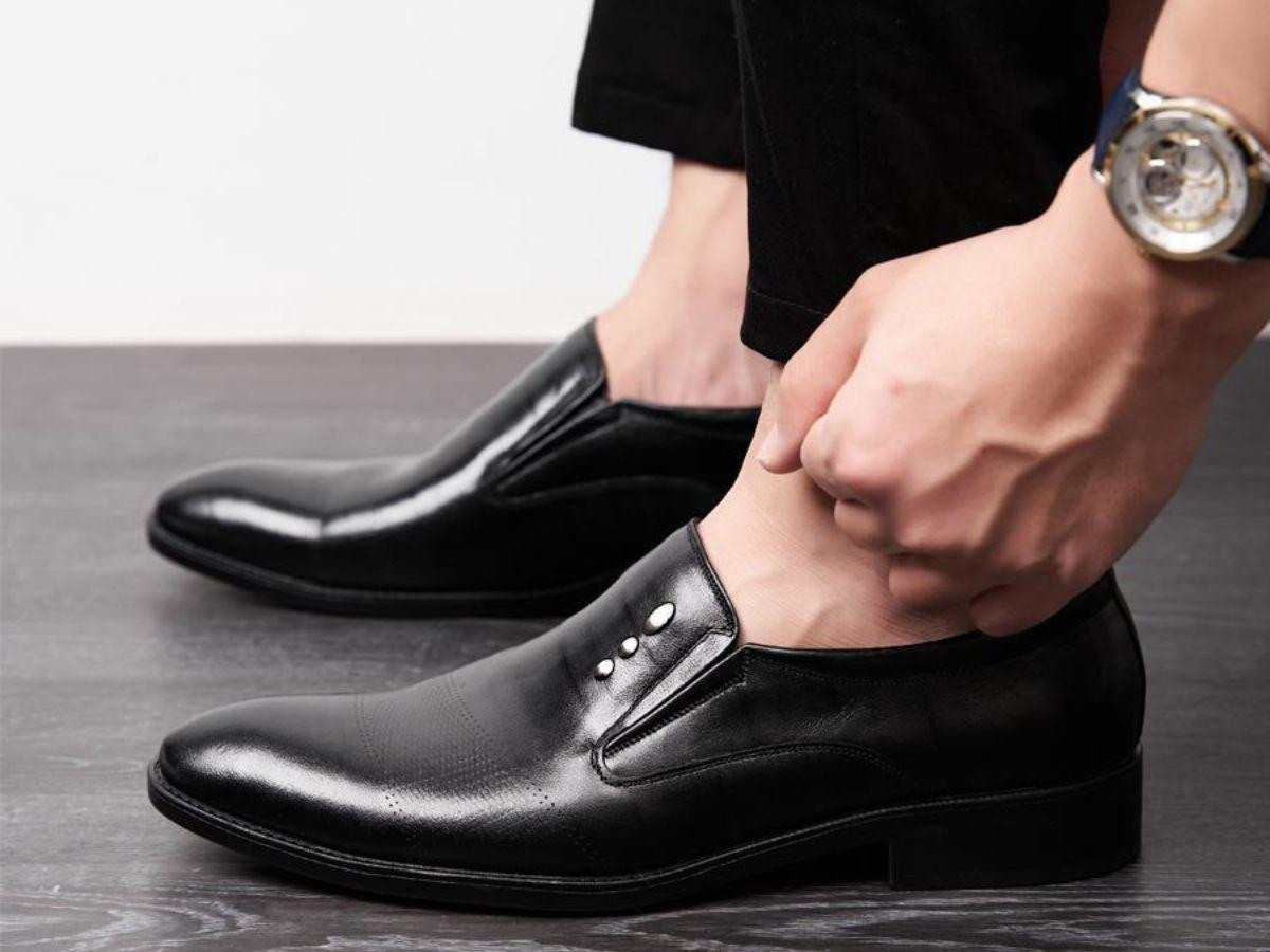 Chọn size giày tây nam chuẩn xác để đảm bảo sự thoải mái