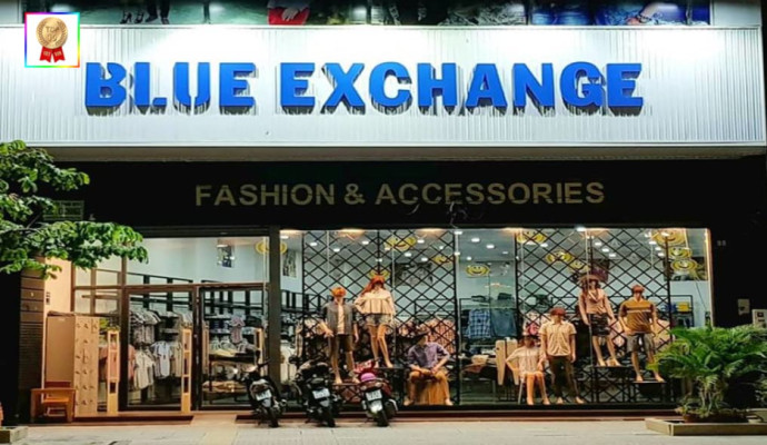 Cửa hàng Blue Exchange tại Ba Đồn, Quảng Bình với các sản phẩm thời trang đa dạng