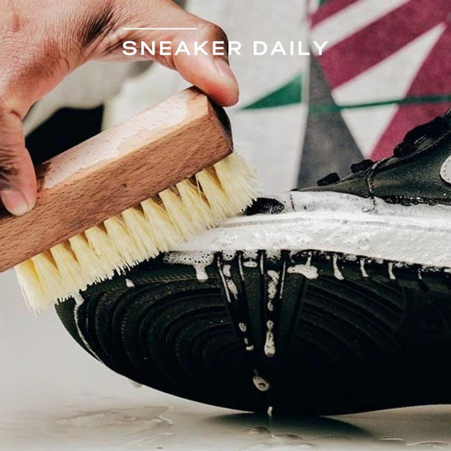 Cửa hàng Morino cung cấp dịch vụ vệ sinh và sản phẩm chăm sóc giày sneaker chất lượng tại Hà Nội.