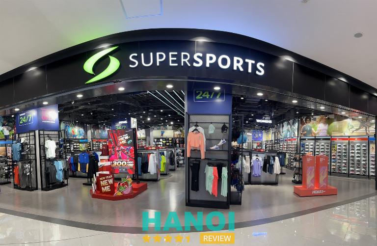 Cửa hàng Supersports với đa dạng mẫu giày sneaker chính hãng tại Hà Nội