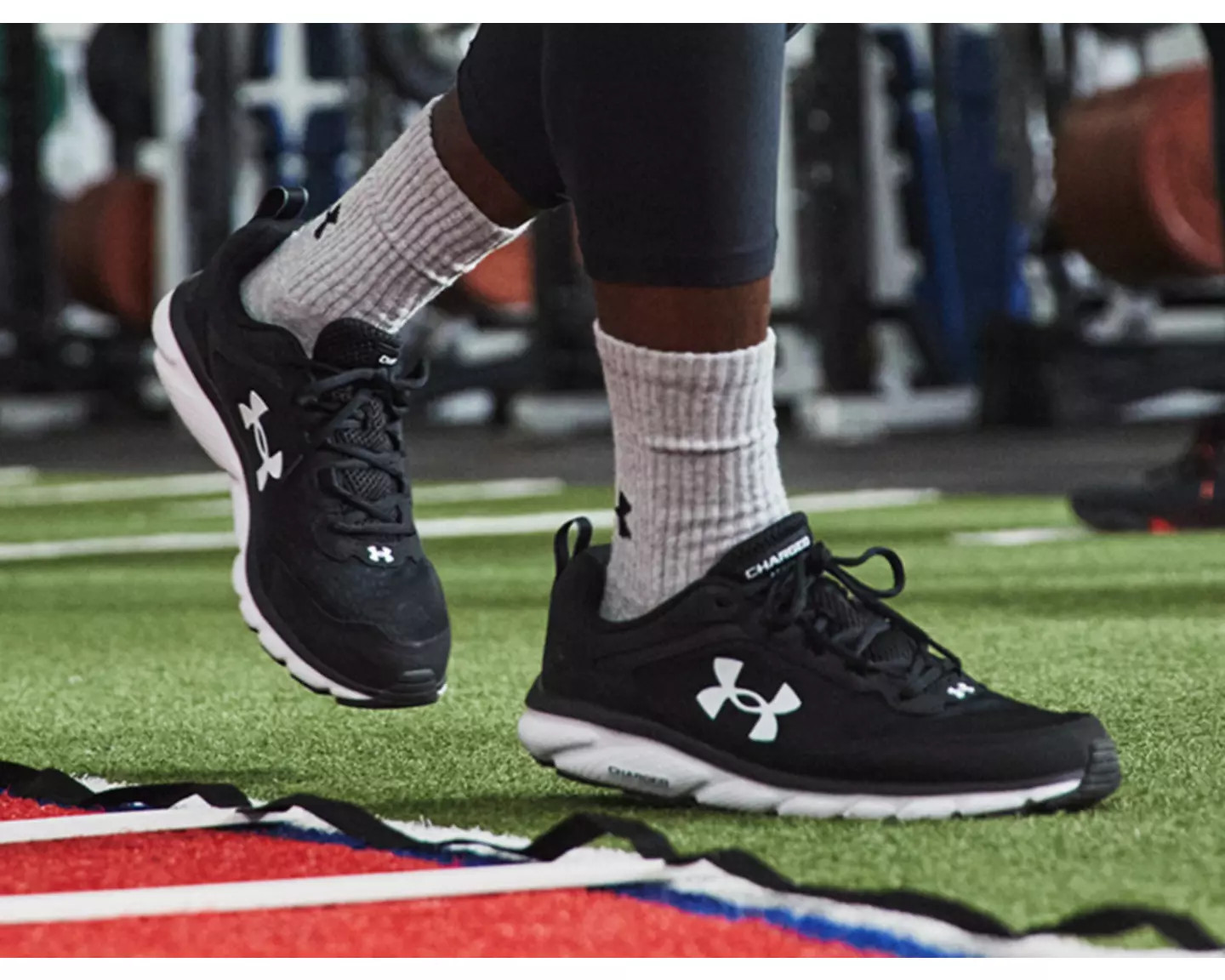 Đánh giá và phản hồi từ người dùng giúp lựa chọn size giày Under Armour nam chính xác hơn