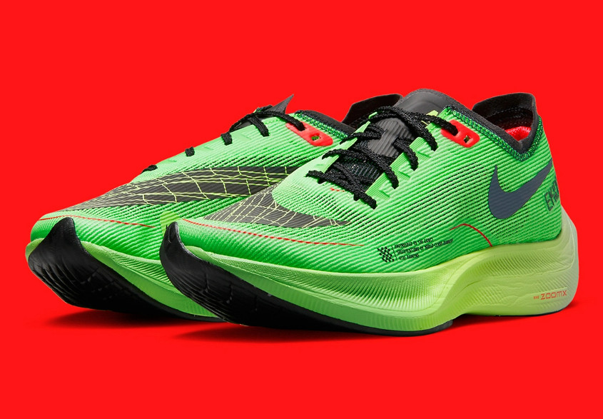 Đế giày thể thao công nghệ Nike với đế ZoomX và tấm Flyplate
