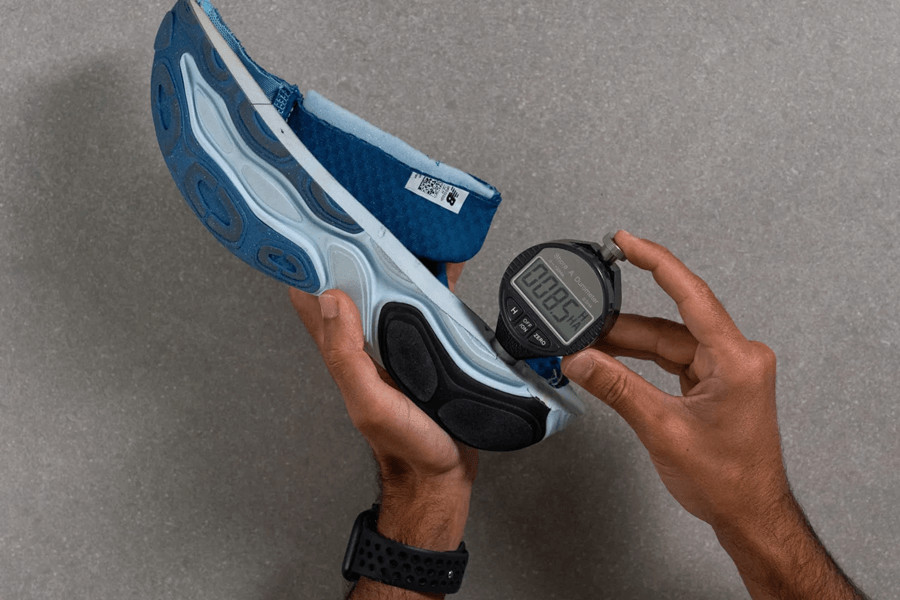 Đế giữa New Balance Fresh Foam X More v5 có độ mềm mại vô song