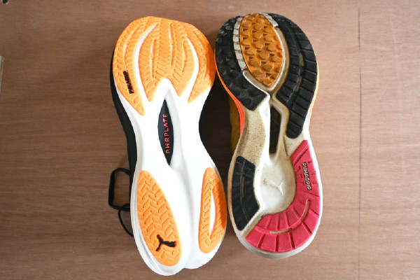 Đế ngoài - cạnh nhau