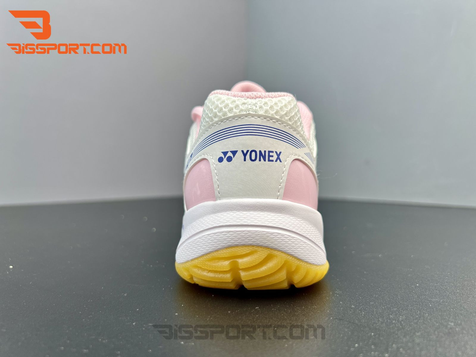 Đế ngoài của giày Yonex Power Cushion 210 chống trượt vượt trội