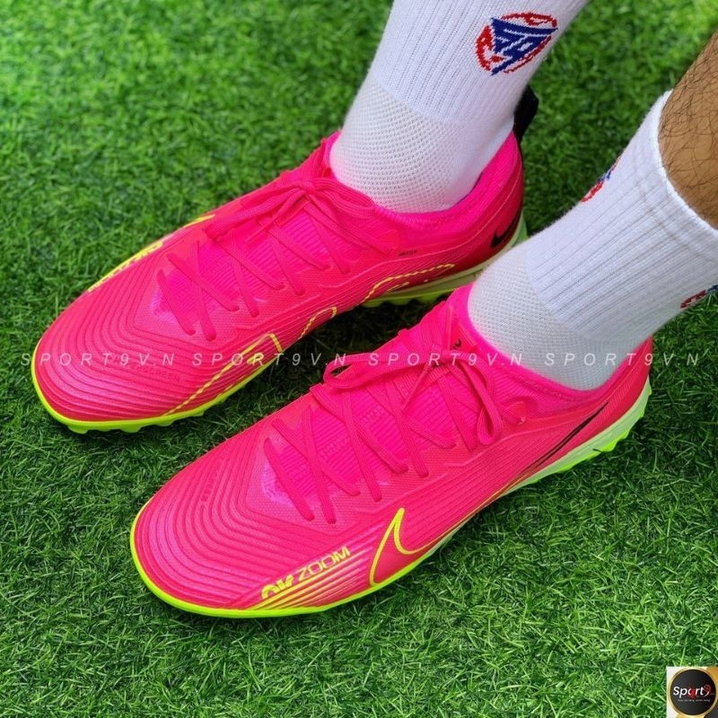 Độ bền và khả năng chống chịu của giày đá bóng Nike Flyknit