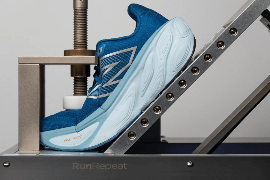 Độ linh hoạt và độ cứng của New Balance Fresh Foam X More v5