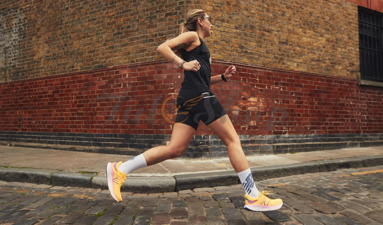 Đôi chân sành điệu với New Balance 990 xám