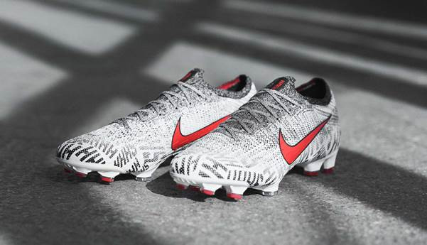 Đôi giày bóng đá Nike Mercurial Vapor 360 NJR Silencio của Neymar