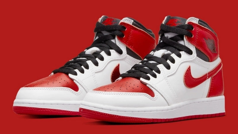 Đôi giày Nike Jordan 1 cổ cao màu đen đỏ, phong cách cá tính