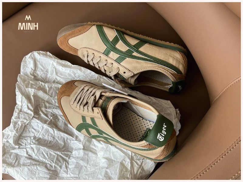 Đôi giày Onitsuka Tiger Mexico 66 'Beige Grass Green' với gam màu nhẹ nhàng, là một trong những lựa chọn kiểu dáng phổ biến.