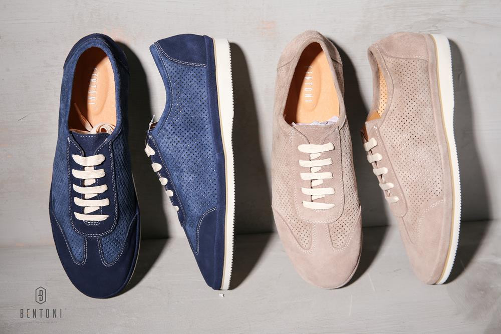 Đôi giày sneaker hiện đại phổ biến