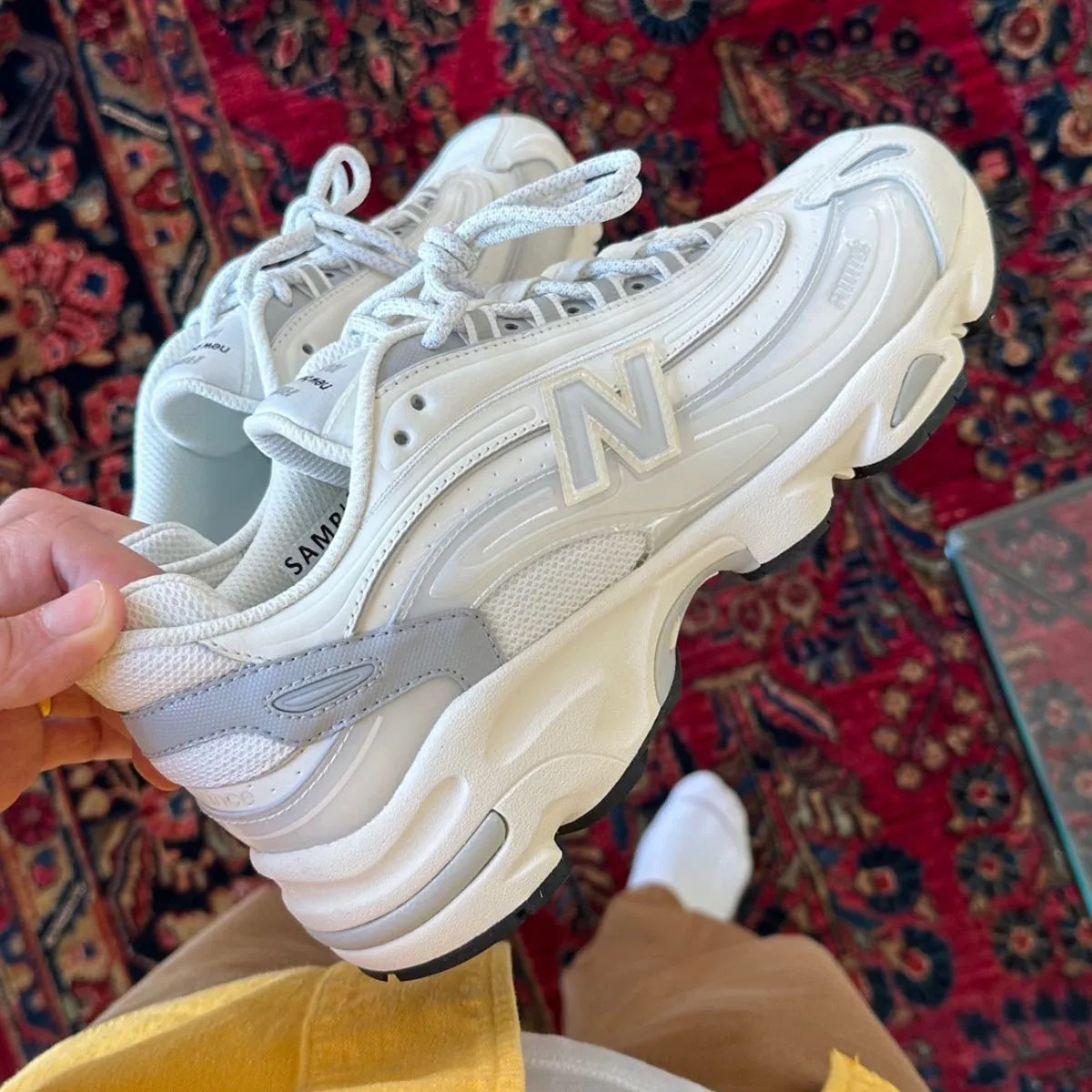 Đôi giày sneaker hot New Balance 1000 Aime Leon Dore với công nghệ ABZORB