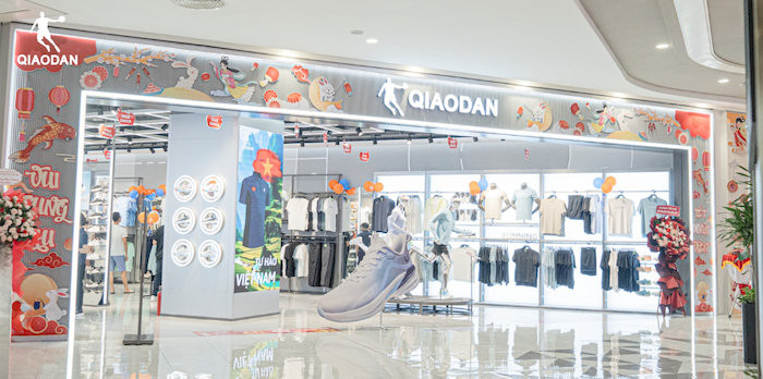 Đôi giày thể thao Qiaodan với công nghệ đệm êm ái, phù hợp cho nhiều hoạt động