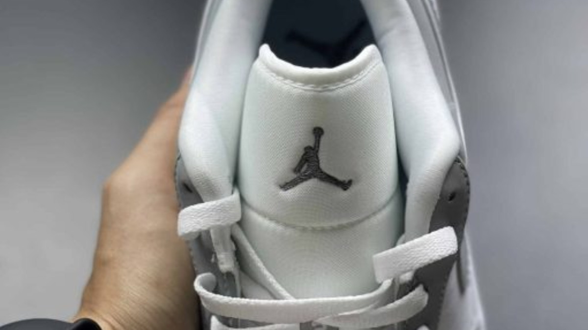 Đường thêu logo Jumpman giày Jordan 1 Low Panda thật giả