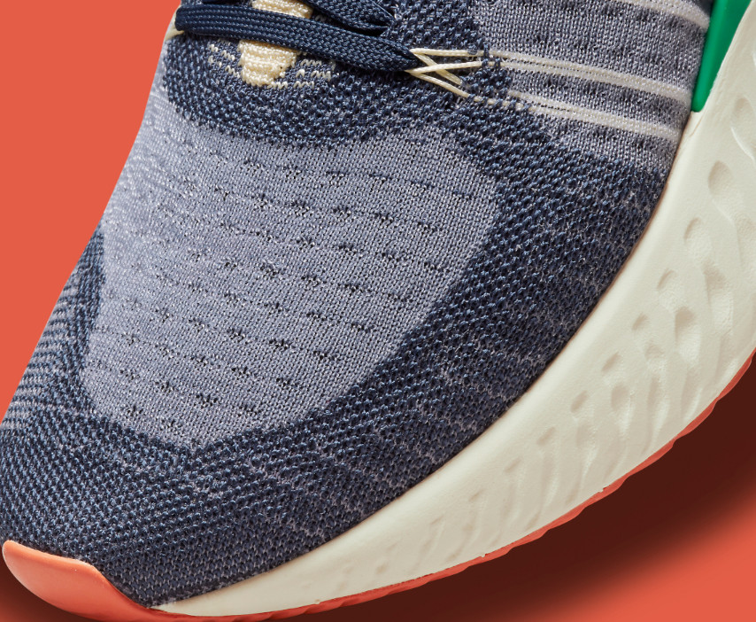 Flyknit Loft với ba lớp riêng biệt tăng cường độ bền và thoáng khí