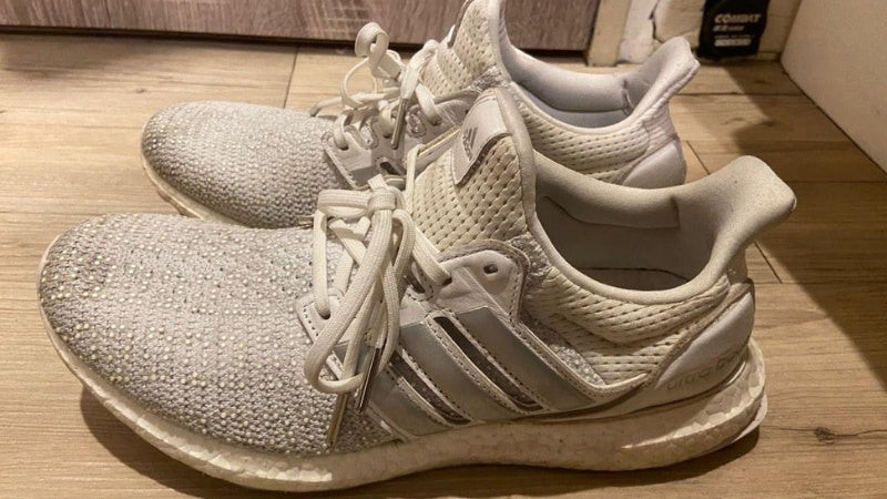Giày Adidas Ultra Boost với công nghệ đế Boost êm ái