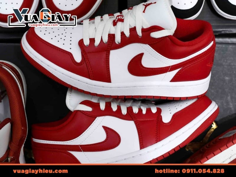 Giày Air Jordan 1 Low 'Gym Red' với tông màu đen đỏ mạnh mẽ