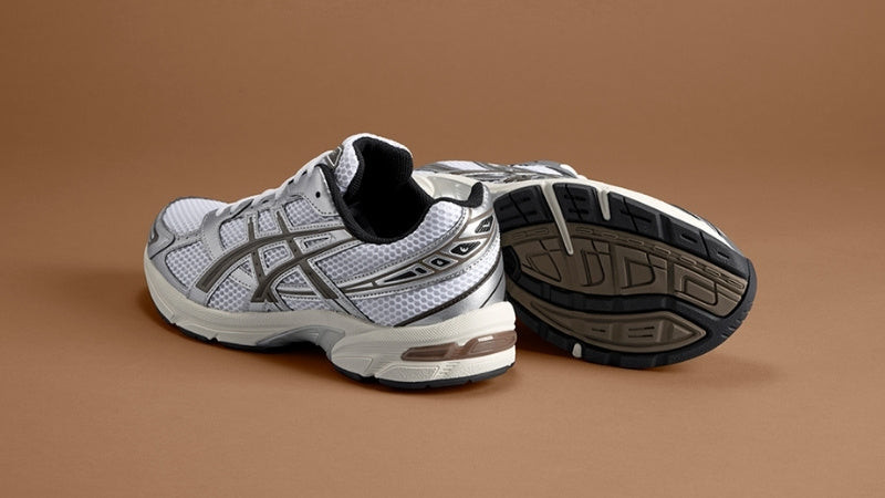 Giày Asics Gel-Kyrios với thiết kế thể thao và công nghệ GEL