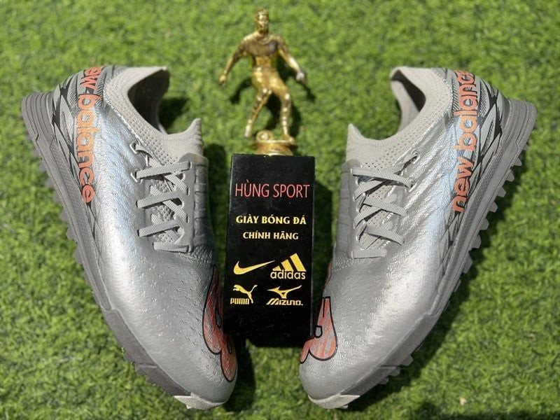 Giày bóng đá New Balance Furon V7 Pro TF