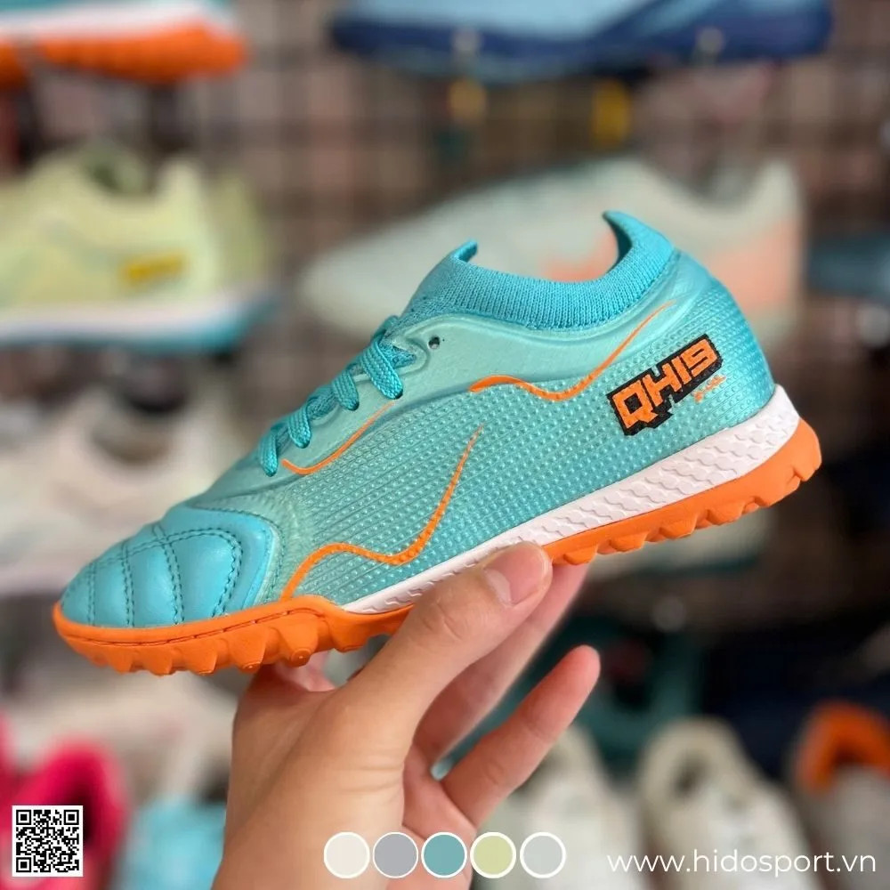Giày bóng đá Wika QH19 Z-Vol màu xanh ngọc tươi mới dành cho trẻ em