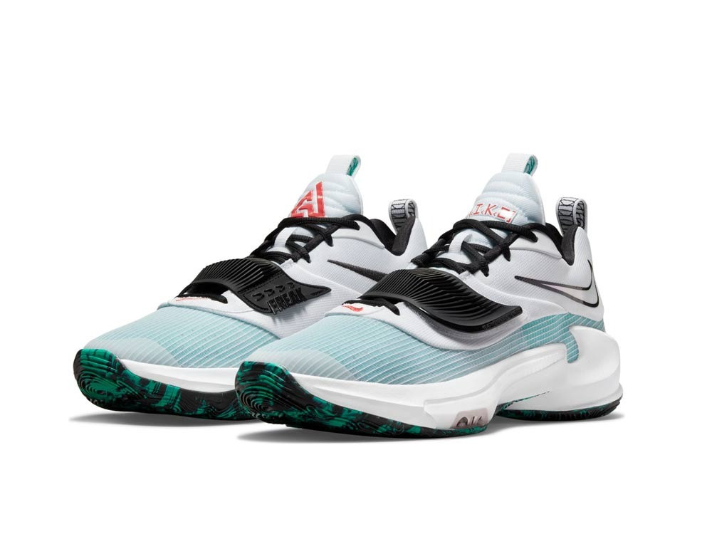 Giày bóng rổ Nike Freak với thiết kế mạnh mẽ và bền bỉ