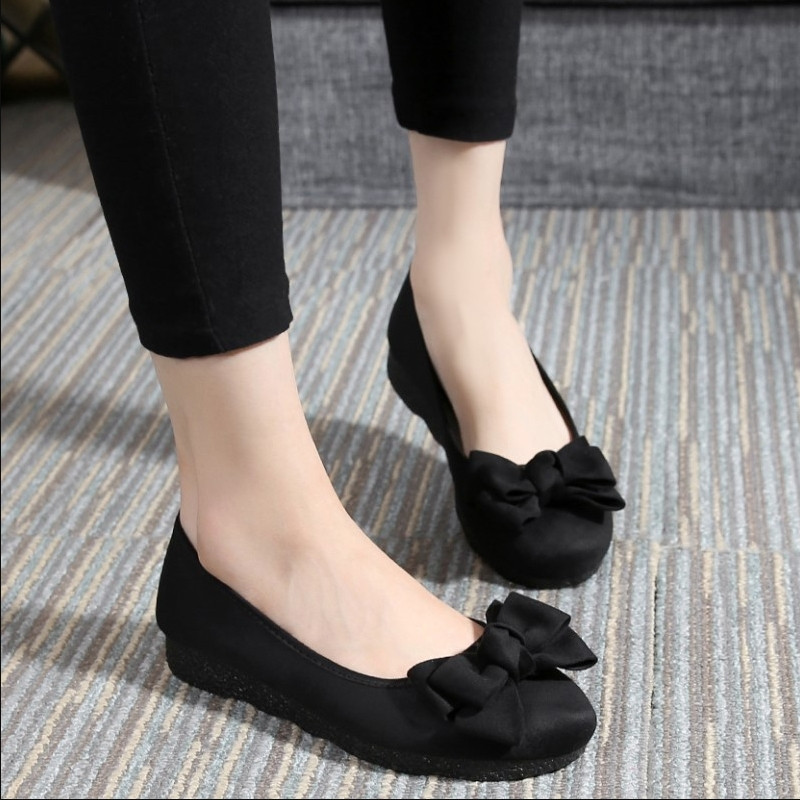 Giày búp bê đen gắn nơ đơn giản