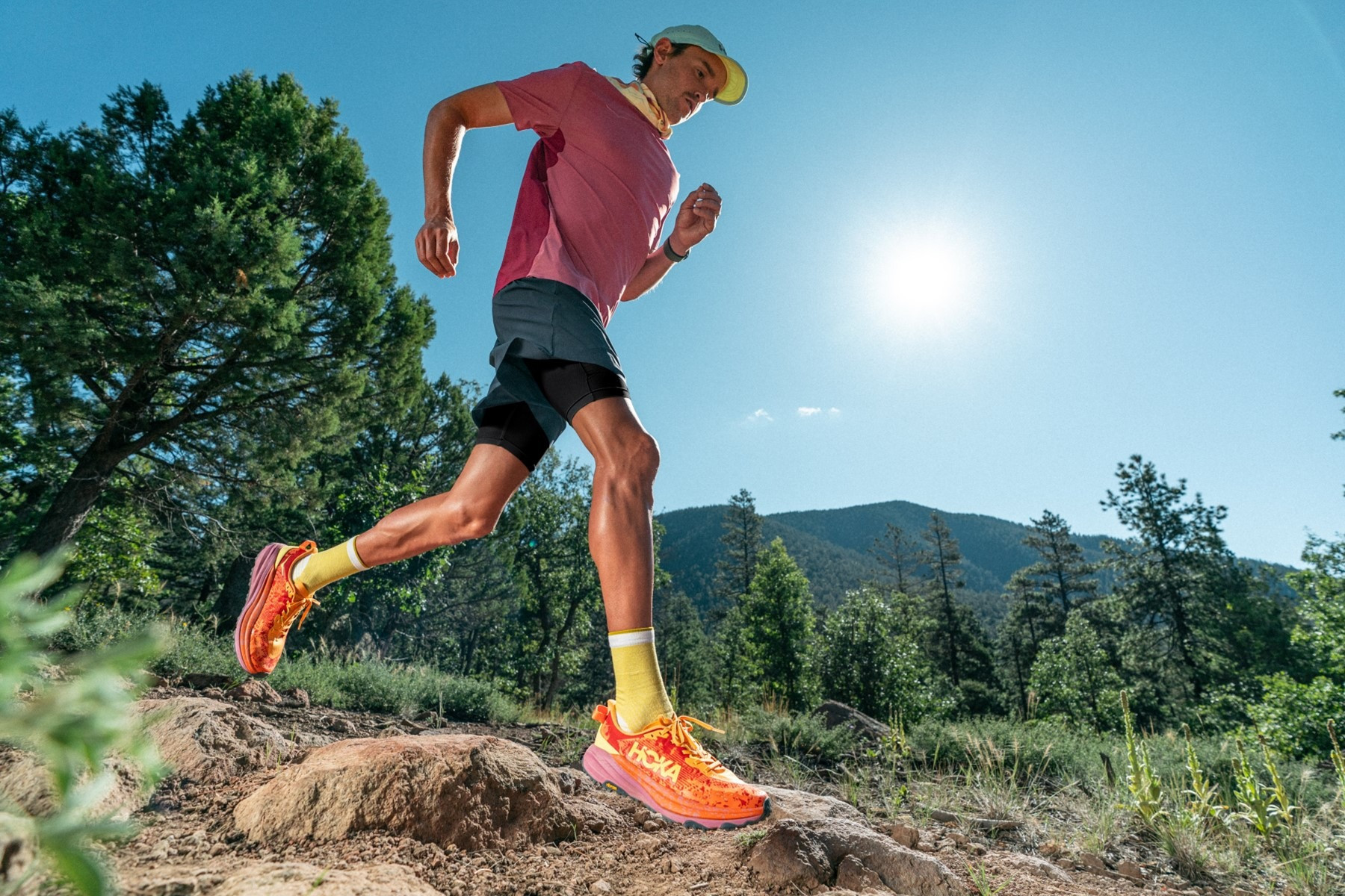 Giày chạy trail Hoka Speedgoat 6 màu xanh rêu