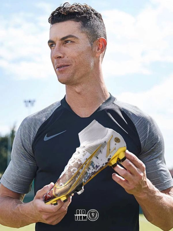 Giày đá bóng CR7 cổ cao Nike Mercurial Superfly CR110 vinh danh kỷ lục ghi bàn quốc tế