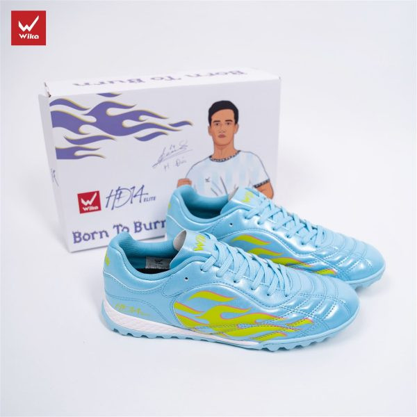 Giày đá bóng đinh cao giá rẻ với form ôm chân, màu xanh ngọc tươi sáng