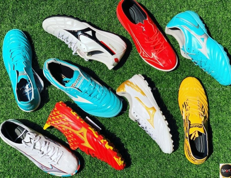 Giày đá bóng Mizuno Morelia cổ điển, sản phẩm nổi bật của hãng giày đá bóng tốt từ Nhật Bản