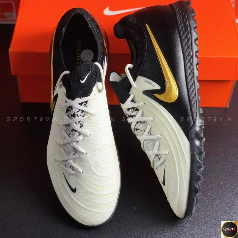 Giày đá bóng Nike React Phantom GX Pro với vật liệu Flyknit