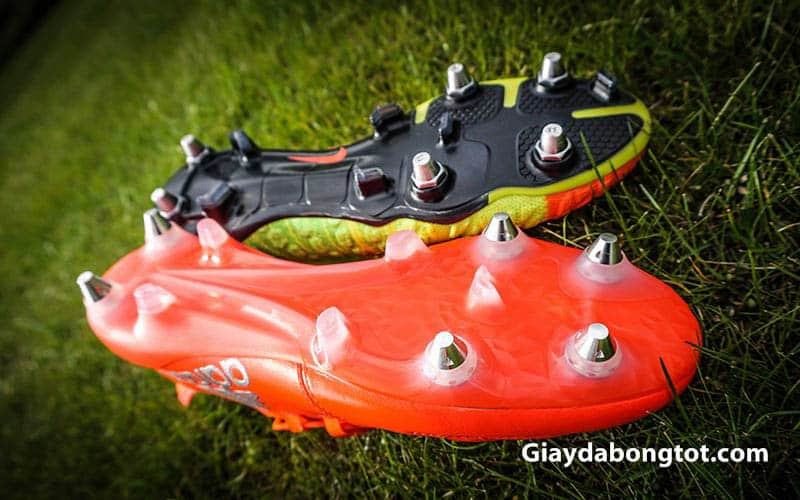 Giày đinh sắt SG hỗ trợ chống trơn trượt