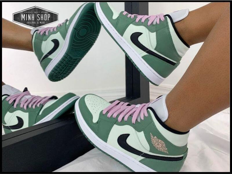 Giày Jordan 1 Mid, một lựa chọn cân bằng trong các phiên bản của giày Jordan của hãng Nike.