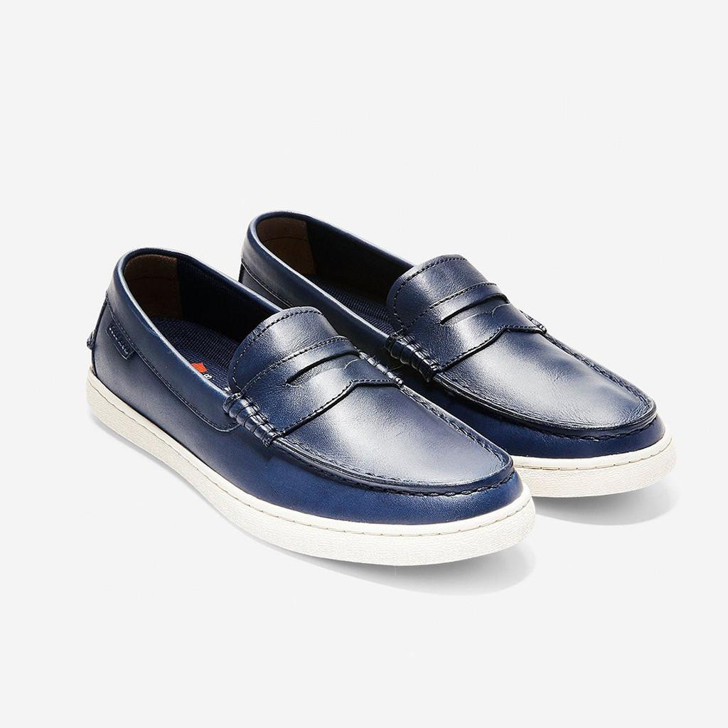 Giày lười Cole Haan Nantucket Loafer II màu nâu, đế trắng năng động, mang đến cảm giác thoải mái tương tự như khi chọn giày lười có dây.
