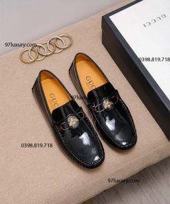 Giày lười nam hàng hiệu Gucci họa tiết con ong độc đáo, thể hiện phong cách sang trọng
