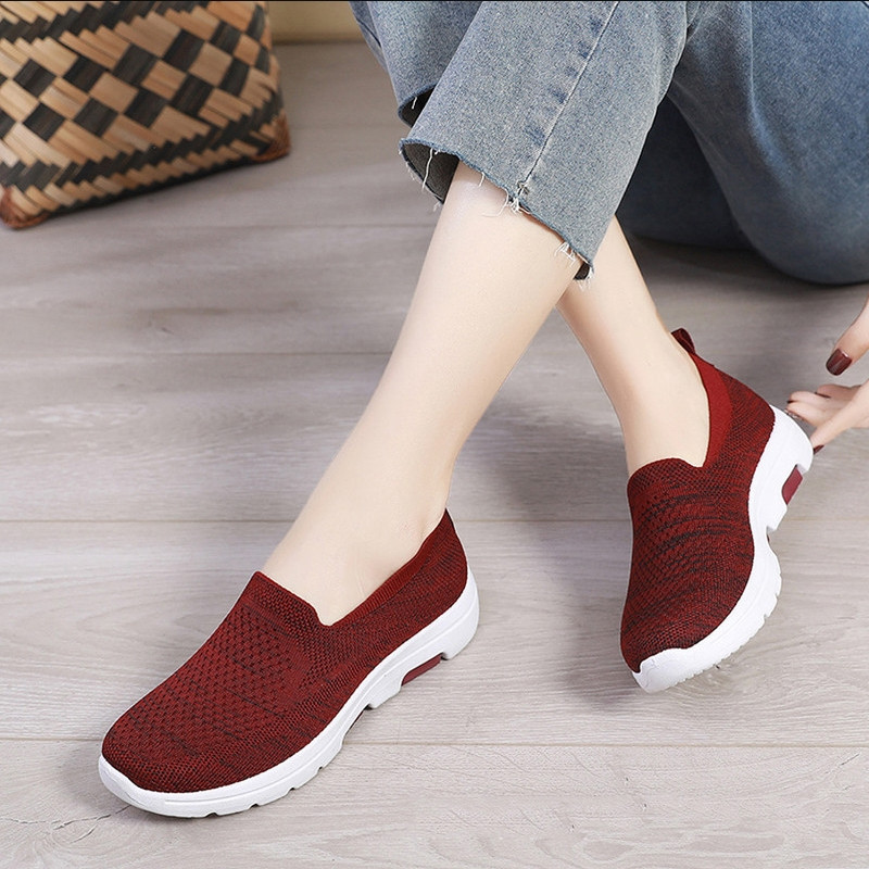 Giày lười nữ cao cấp đế cao su bền bỉ, phối màu xám và trắng